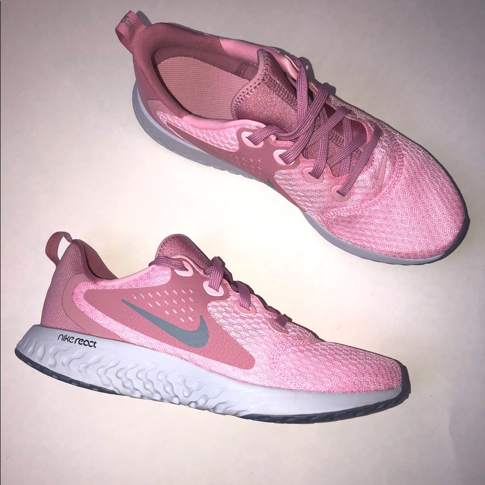 Nike Legend React 7Y Women’s 8 😊